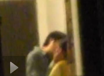 蒋雯丽法国偷情现实版娘要嫁人？盘点明星偷情被拍提裤瞬间【2】