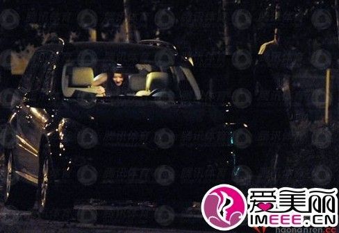 蒋雯丽法国偷情现实版娘要嫁人？盘点明星偷情被拍提裤瞬间【2】