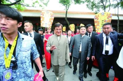 博物馆办商业活动邀成龙 博物馆负责人被停职