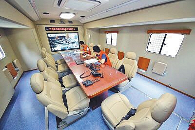 据介绍，地震车内部可容纳十余人开会。河南省地震局供图