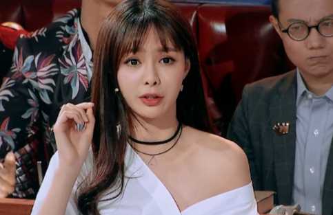 沈梦辰疑回应上节目刻意露肩：香肩何太急