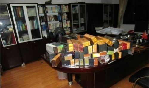 偷官女贼唐水燕案开审`