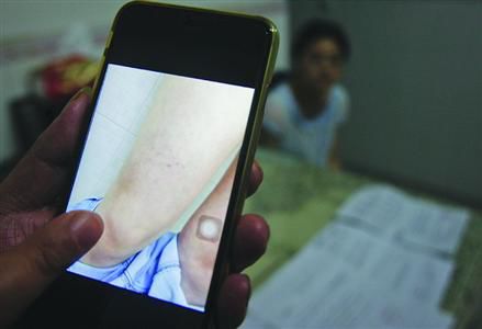 化丑妆、烟灰烫、甩耳光、泼冷水、罚跪地、拍视频，15岁女生遭5名同学欺凌