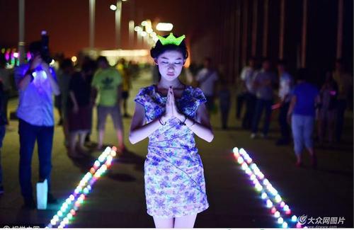 高考女生成暑期整容主力军 一整就是“全套”