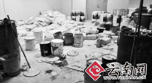 昆明一大厦员工上班要戴“防毒面具” 原是地下室装修气味乘电梯上了楼