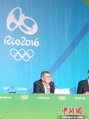 巴赫回答记者提问。<a target='_blank' href='http://www.chinanews.com/' >中新网</a>记者 卢岩 摄。