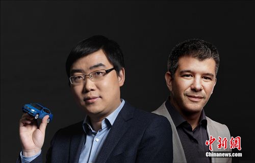 左：滴滴出行创始人兼CEO程维。右：Uber创始人Travis Kalanick。